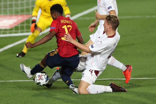 三位2亿先生！76人三巨头合同总额超7亿美元