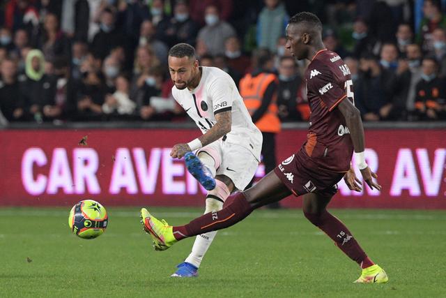 华子37分森林狼险胜快船止3连败 公牛逆转马刺