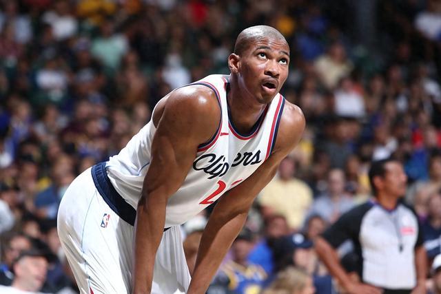 布朗33分广州力克深圳5连胜 同曦送江苏3连败